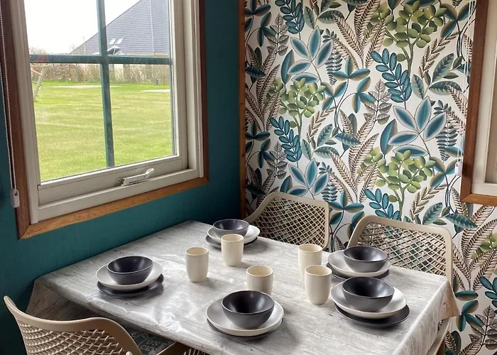 Feriegård Boerencamping Duinzoomhoeve - Hooiberghut Dina Den Helder